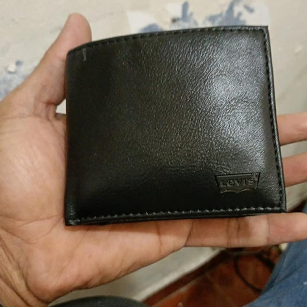 Men's Extra Capacity Slim Bifold Wallet with Multiple Card Slots